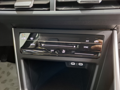 Volkswagen Polo 1.0 TSI 95 LIFE, 1 HAND, DIGITAL COCKPIT, CARPLAY, NAVI, FRANCH. DE LIGNES, PDC AV.+ARR.,