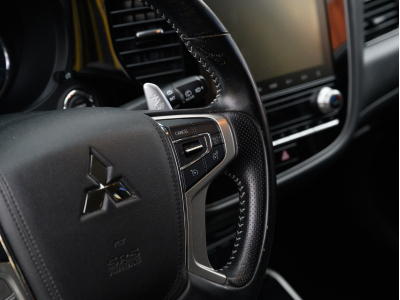 Mitsubishi Outlander Plug-in BASIS 2.4 4WD