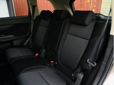 Mitsubishi Outlander Plug-in BASIS 2.4 4WD