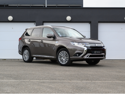 Mitsubishi Outlander Plug-in BASIS 2.4 4WD