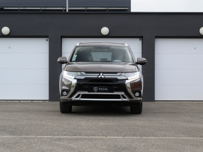 Mitsubishi Outlander Plug-in BASIS 2.4 4WD