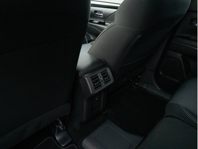 Mitsubishi Outlander Plug-in BASIS 2.4 4WD