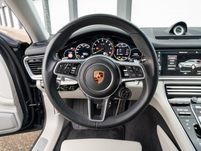 Porsche Panamera 4 HYBRID SPORT TURISMO | PANO | SPORT CHRONO | VISION NOCTURNE | HUD