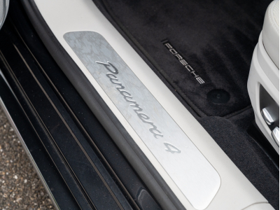 Porsche Panamera 4 HYBRID SPORT TURISMO | PANO | SPORT CHRONO | VISION NOCTURNE | HUD