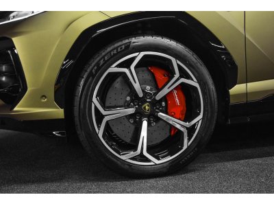 Lamborghini Urus SE - MATTE VERDE GEA - AD PERSONAM