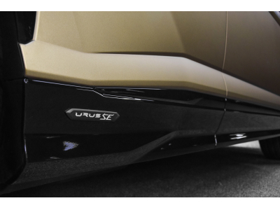Lamborghini Urus SE - MATTE VERDE GEA - AD PERSONAM