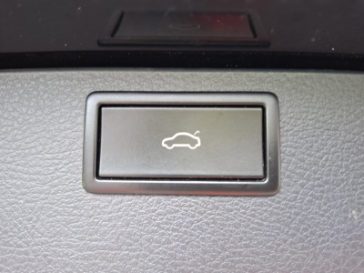 Volkswagen T6.1 Multivan 2.0 TDI 200 DSG 4Motion Highline 7 places