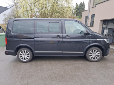 Volkswagen T6.1 Multivan 2.0 TDI 200 DSG 4Motion Highline 7 places