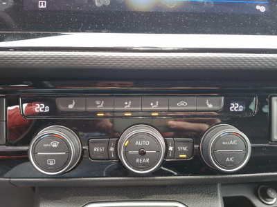 Volkswagen T6.1 Multivan 2.0 TDI 200 DSG 4Motion Highline 7 places