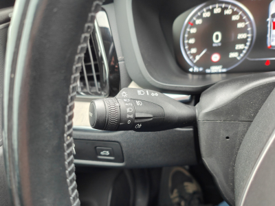 Volvo XC60 B5 GEARTRONIC INSCRIPTION CARPLAY SIEGES + VOLANT CHAUFF