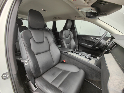 Volvo XC60 B5 GEARTRONIC INSCRIPTION CARPLAY SIEGES + VOLANT CHAUFF