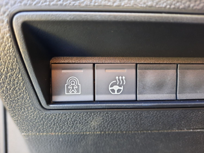 Peugeot Rifter AT 130 N1/NAVY/Kamera