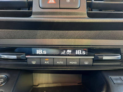 Peugeot Rifter AT 130 N1/NAVY/Kamera