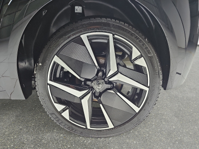 Peugeot 208 1.2 PureTech Hýbrid 110 E-DSC6 GT