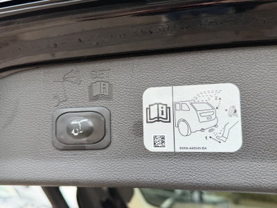 Ford Kuga Titanium AWD/129KW/1:HAND/SCHECKHEFT/