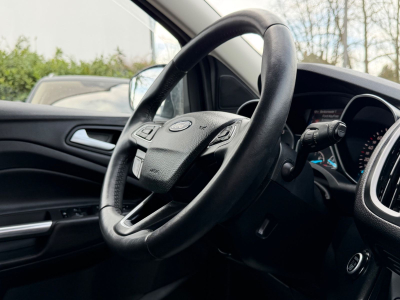 Ford Kuga Titanium AWD/129KW/1:HAND/SCHECKHEFT/