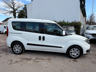 Fiat Doblo 1.3JTD 70KW/NAVI/4x TÜRER/AHK/KLIMA/