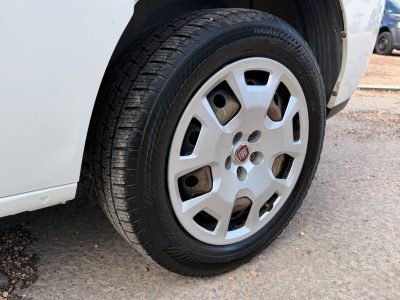 Fiat Doblo 1.3JTD 70KW/NAVI/4x TÜRER/AHK/KLIMA/