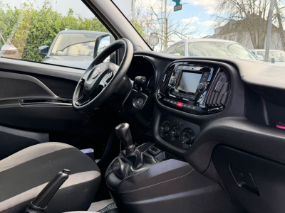 Fiat Doblo 1.3JTD 70KW/NAVI/4x TÜRER/AHK/KLIMA/