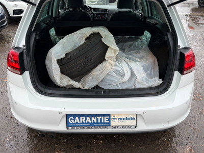 Volkswagen Golf VII Lim. Highline BMT 150PS/DSG/Pano/Leder/