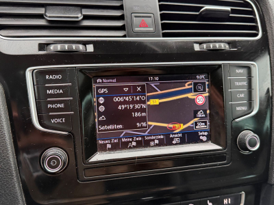 Volkswagen Golf VII Lim. Highline BMT 150PS/DSG/Pano/Leder/