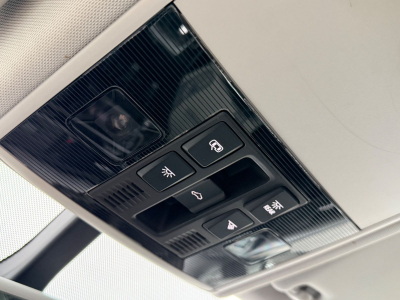 Volkswagen Golf VII Lim. Highline BMT 150PS/DSG/Pano/Leder/