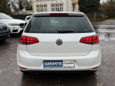 Volkswagen Golf VII Lim. Highline BMT 150PS/DSG/Pano/Leder/