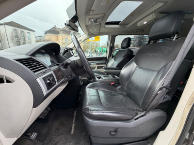 Chrysler Grand Voyager Limited 2.8 CRD Autom.