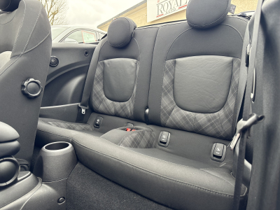 MINI Cooper Cabrio 1.5 JOHN COOPER WORKS 136 * GARANTIE 36 MOIS *