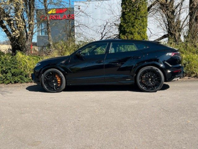 Lamborghini Urus 4.0 V8 PHEV SE-Akrapovic-carbon-AHK-DVD-VOLL