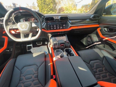 Lamborghini Urus 4.0 V8 PHEV SE-Akrapovic-carbon-AHK-DVD-VOLL