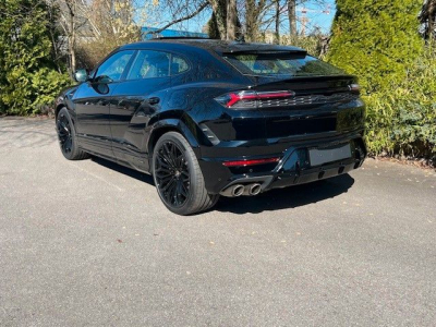 Lamborghini Urus 4.0 V8 PHEV SE-Akrapovic-carbon-AHK-DVD-VOLL