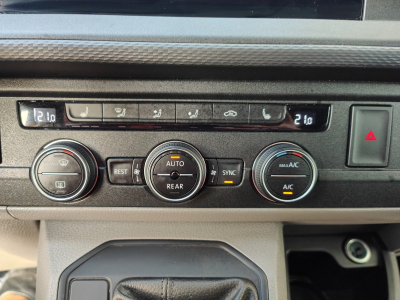 Volkswagen T6.1 Caravelle 2.0 TDI DSG 9 PLACES CARPLAY CAMERA GPS