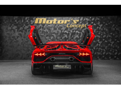 Lamborghini Aventador SVJ Coupé / 1 OF 900 / ROSSO MARS