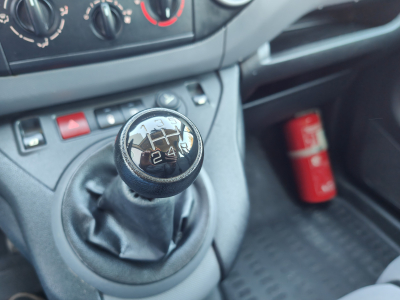 Peugeot Partner 1.6 HDI 3 PLACES GALERIE DE TOIT CLIMATISATION  RADIO