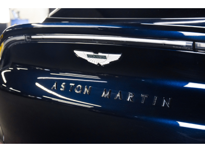 Aston Martin DBX 707 - ULTRAMARINE BLACK