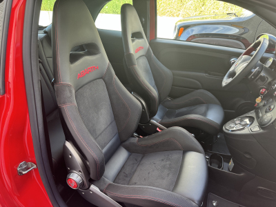 Abarth 695 TRIBUTO FERRARI /CARBON/N°1056/1199