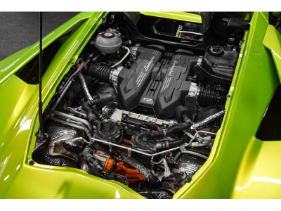 Lamborghini Revuelto AD PERSONAM - VERDE CITREA / ROSSO MARS