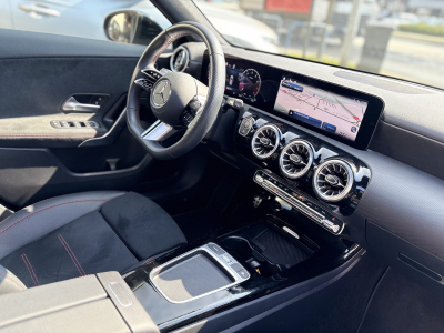Mercedes-Benz A 180 AMG LINE * CAMERA 360 * PANORAMA * 7G-DCT