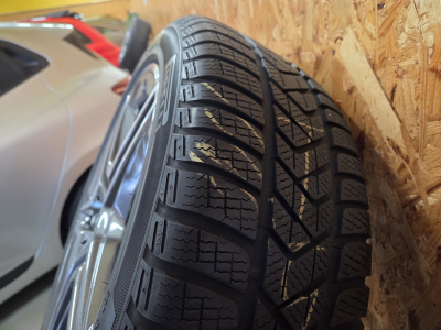 Jantes alu + Pneus hiver 18