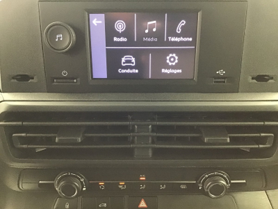 Opel Vivaro L2H1 145 Magic Cargo / 4Jahresreifen