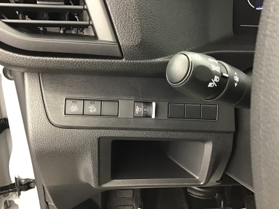 Opel Vivaro L2H1 145 Magic Cargo / 4Jahresreifen