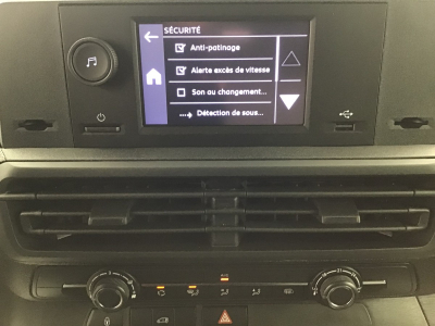 Opel Vivaro L2H1 145 Magic Cargo / 4Jahresreifen