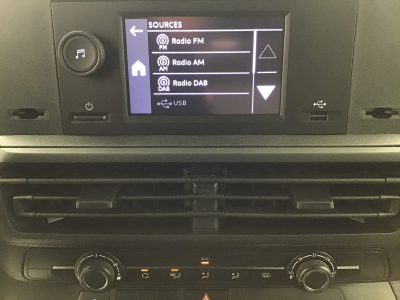 Opel Vivaro L2H1 145 Magic Cargo / 4Jahresreifen