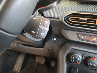 Dacia Sandero 1.0 TCe 90 Stepway, B.Auto., 1 HAND, CAMERA, NAVI, PDC, REGULATEUR / LIMITEUR, ANGLE MORT,