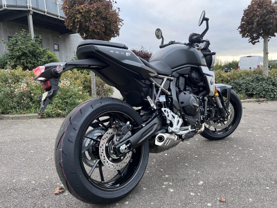 Suzuki GSX-8T 