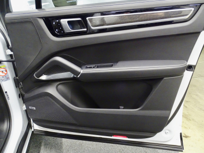 Porsche Cayenne 4.0 TURBO PSCB SPORT DESIGN CARBON APPROVED Hinterradlenkung Roues Directionnels arrière