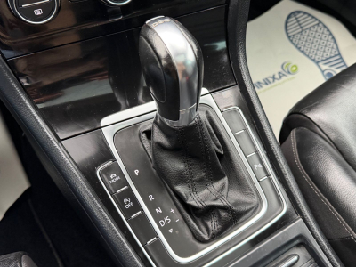 Volkswagen Golf VII Lim. Highline BMT 150PS/DSG/Pano/Leder/