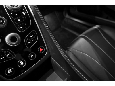 Aston Martin Vanquish 6.0 V12