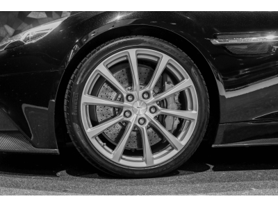 Aston Martin Vanquish 6.0 V12